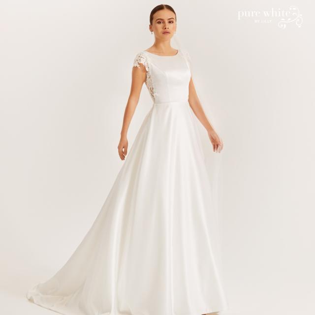 robes de mariée simples avec des ornements subtils